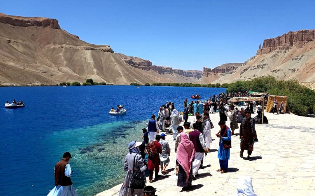 Thousands visit Band-e-Amir National Park in Bamiyan | Amu TV