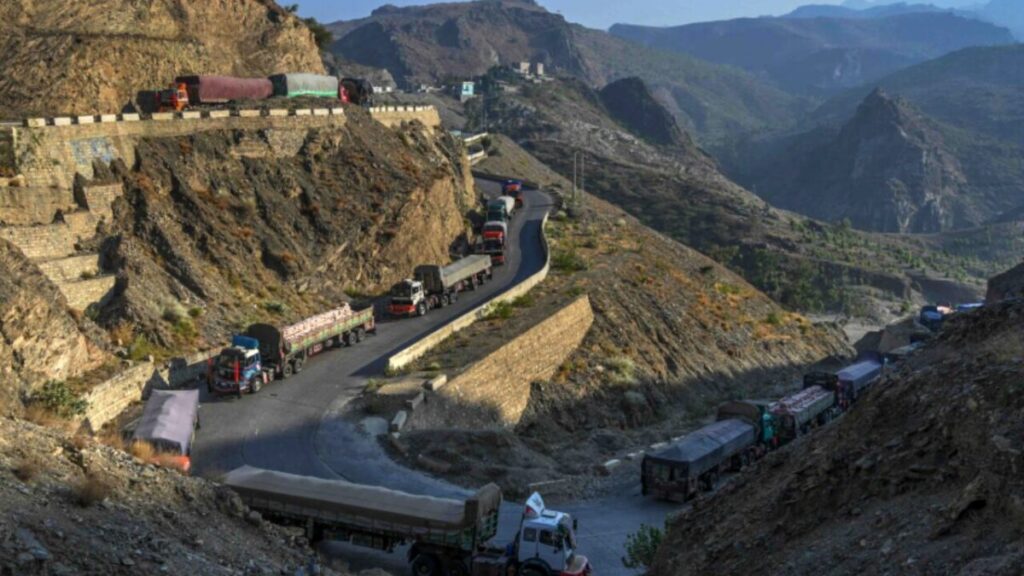 Pakistan mandates registration of Afghan cargo trucks for temporary ...