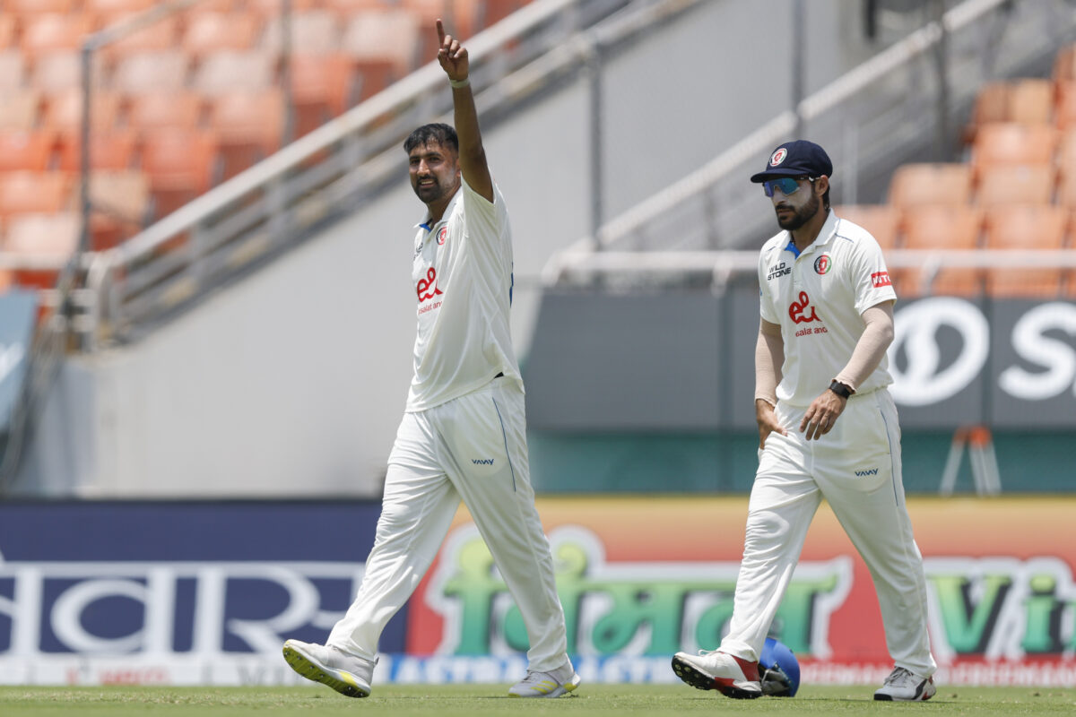 Safi takes six wicket as India declare on 564-8 against Afgh